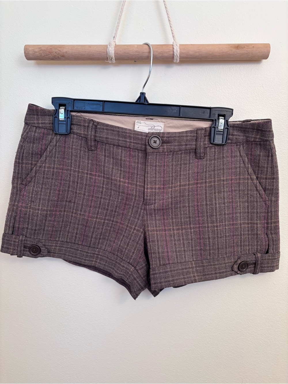 Old Navy Brown Plaid Women’s Tailored Shorts with Pink Accents 2000’s Preppy
